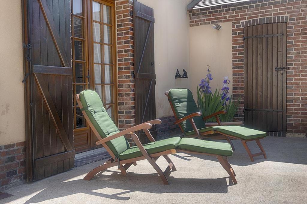 Le Logis Du Regisseur Bed & Breakfast Charny-Oree-de-Puisaye Exterior photo
